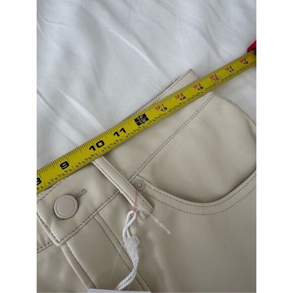 NWT GOOD AMERICAN Faux Leather PantsSz 6/29  Color Bone001 - Picture 5 of 10